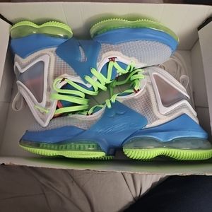 Nike Men's Blue & Volt Basketball Shoes
